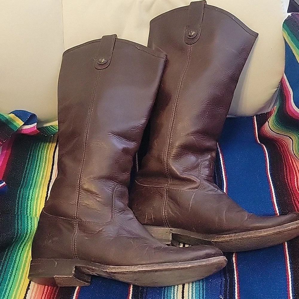 Boots - Picture 3 of 5